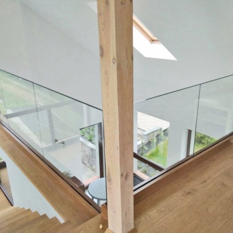 Sistemas de marcos sin marco para cerramientos de balcones, productor Polonia